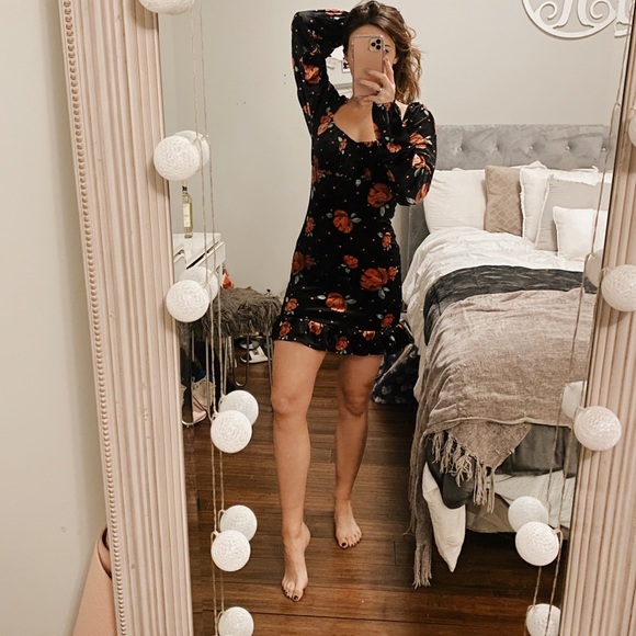 Forever21 velvet long sleeve mini dress - Picture 1 of 5